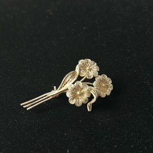 Vintage Sterling Filigree Daisy Brooch